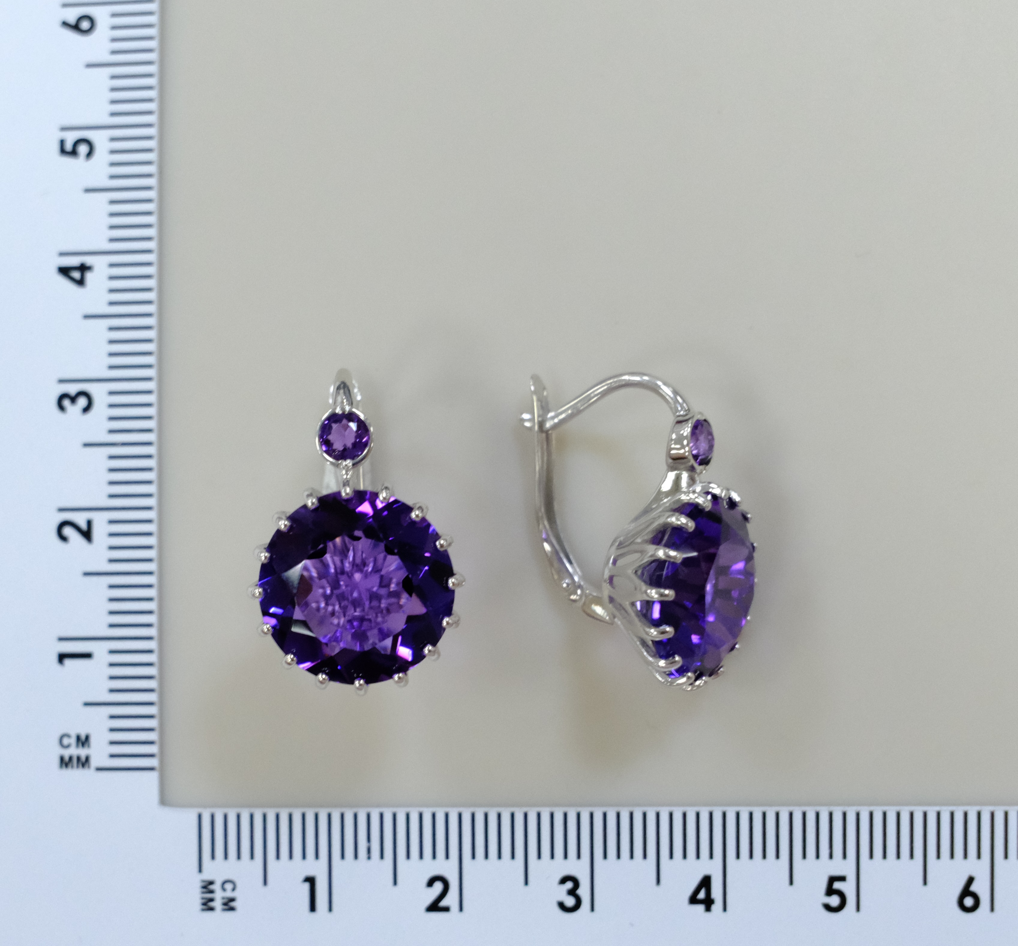 Серебряные серьги с аметистами